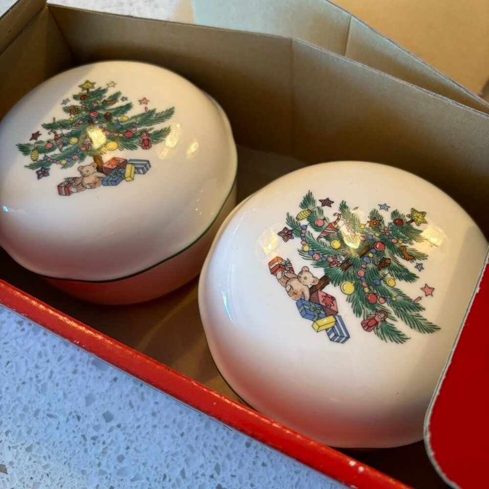 Nikko Christmastime Pair of Covered Bon Bon Dishes Trinket 4" VTG Tree Japan